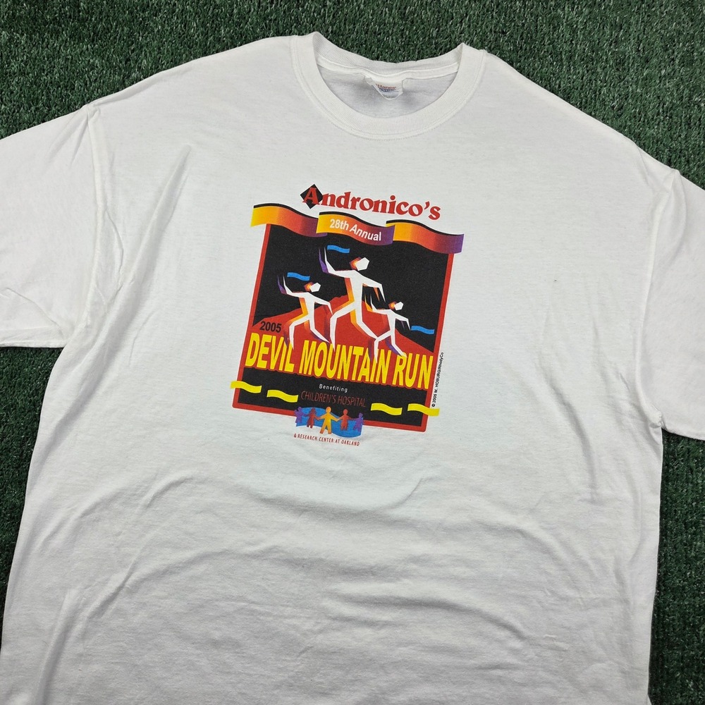 Hanes Heavyweight Mens XL White 2005 Devil Mountain Run Graphic T-Shirt Cotton